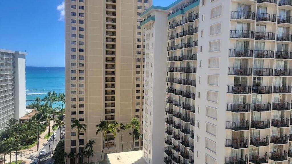 Waikiki Condo 2 Bedrooms 2 Bathrooms With 1 Free Parking Space Χονολουλού Εξωτερικό φωτογραφία