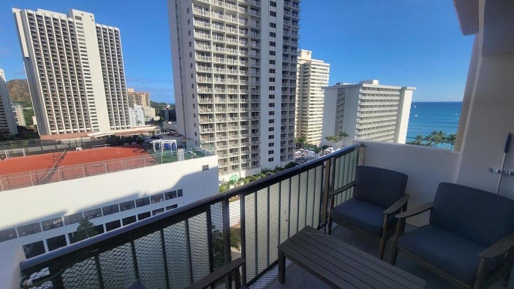 Waikiki Condo 2 Bedrooms 2 Bathrooms With 1 Free Parking Space Χονολουλού Εξωτερικό φωτογραφία